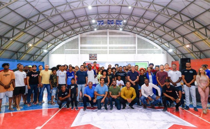 Candeias: Atletas lotam o Ginásio Poliesportivo para acompanhar lançamento de incentivo à classe