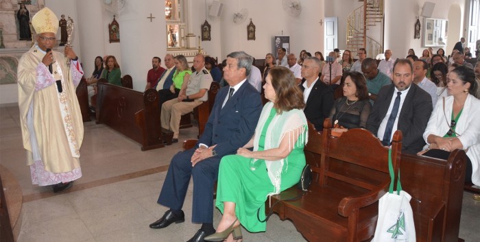 Missa pelos 190 anos de Feira reúne autoridades políticas na Catedral de Senhora Santana