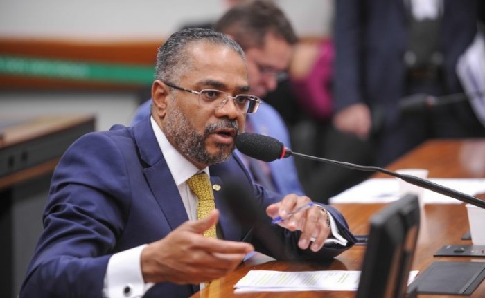 Texto aprovado reúne várias propostas sobre o tema, conforme sugerido pelo relator, Márcio Marinho - (Foto: Renato Araujo/Câmara dos Deputados)