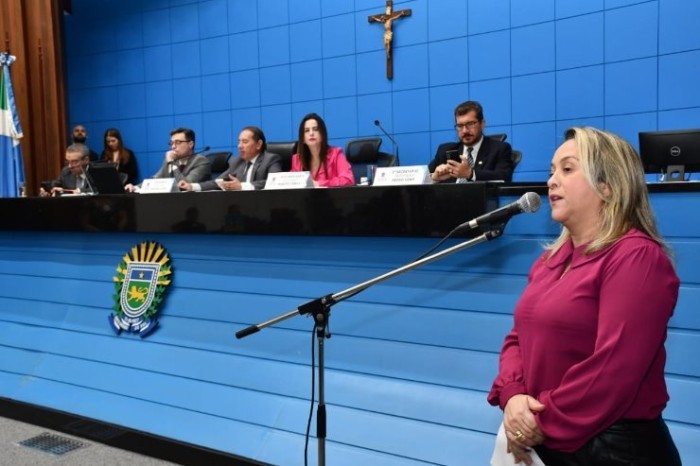 Após denúncias, deputada pede explicações sobre pagamento do Piso Salarial da Enfermagem,