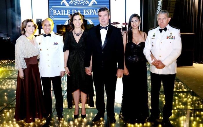 Celebrando os 188 anos da PMMS, Governo do Estado e Comando da PM participam do Baile da Espada 2023 promovido pela AOFMS