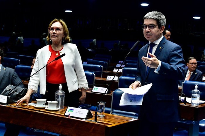 Senadores Randolfe Rodrigues (Rede-AP) e Zenaide Maia (PSD-RN) pediram a retirada do PLP 188/2019 da pauta - Foto: Waldemir Barreto/Agência Senado