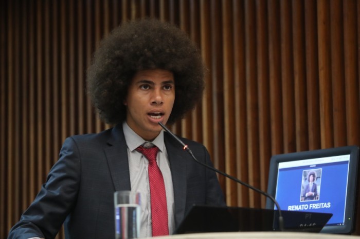 PEC da Anistia: em discurso no Plenário, deputado Renato Freitas (PT) afirma que proposta é um ataque contra mulheres e população negra