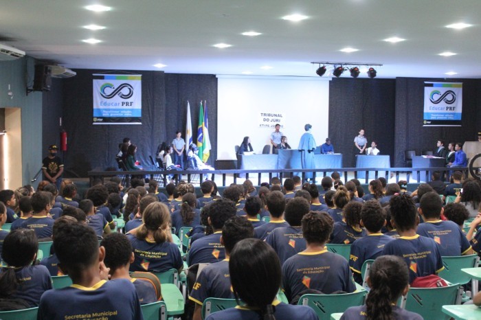 Alunos da ETI Padre Josimo participam do projeto Júri Simulado em Acidentes de Trânsito