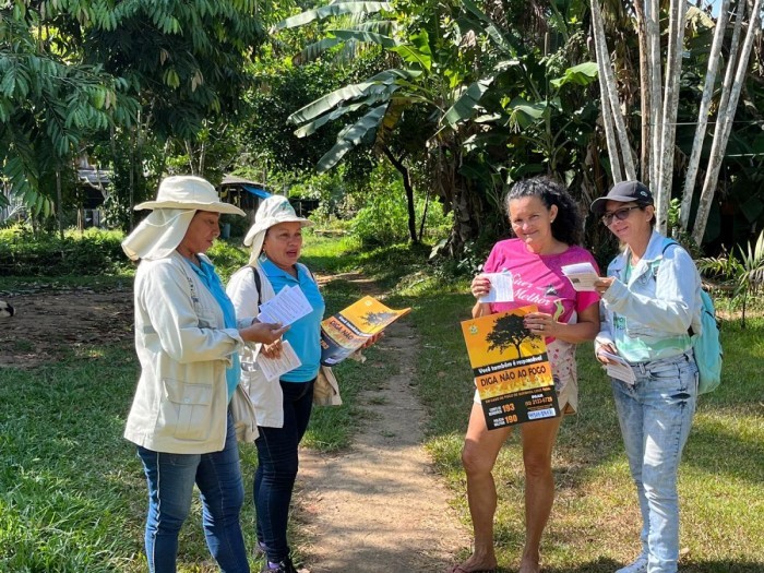 Abordagem de combate queimadas levou orientação aos moradores do Parananema