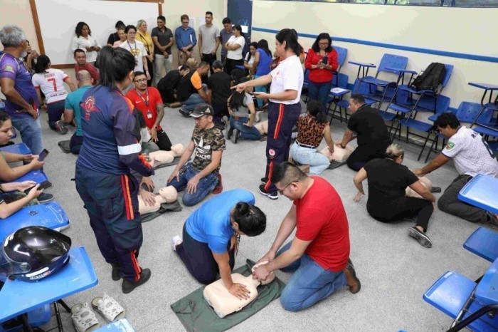 Secretaria de Educação capacita cerca de 480 profissionais em atendimento de primeiros socorros