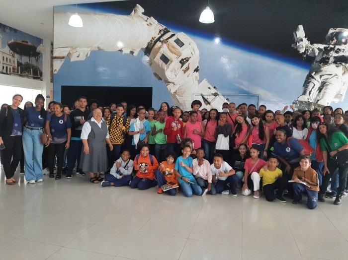 Mais de cem estudantes de Cachoeira visitam Parque do Saber