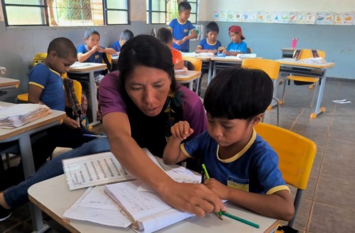 Caravana do MEC e Governo de MS visita escolas em reserva de Dourados para melhorar educação indígena