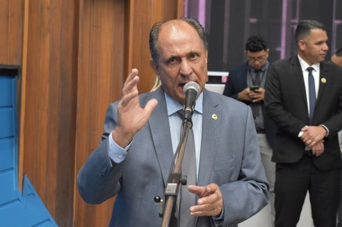 Zé Teixeira solicita recuperação da BR-262 no Indubrasil