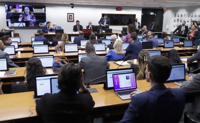 Pedido de vista adiou a votação da proposta na reunião da semana passada - (Foto: Gilmar Félix / Câmara dos Deputados)