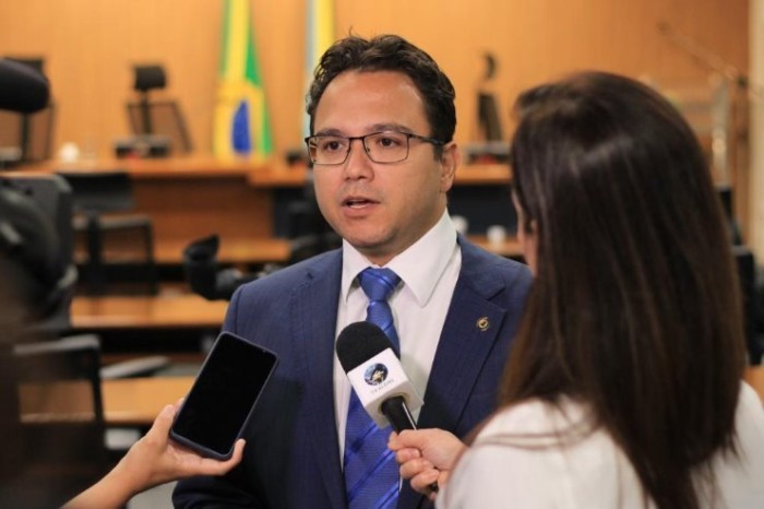 Relator na CCJ, Pedrossian Neto cita redução da evasão escolar como benefício do MS Supera