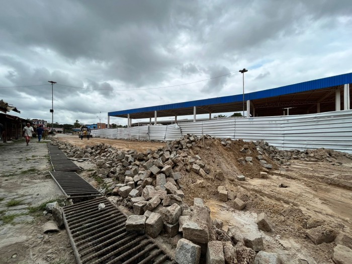 SEMAG inicia execução de piso intertravado na Central de Abastecimento