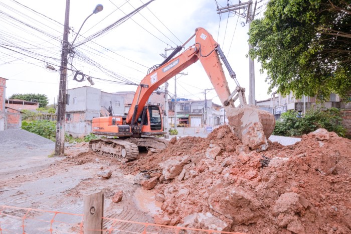 Serviço de macrodrenagem é iniciado na Rua dos Horizontes