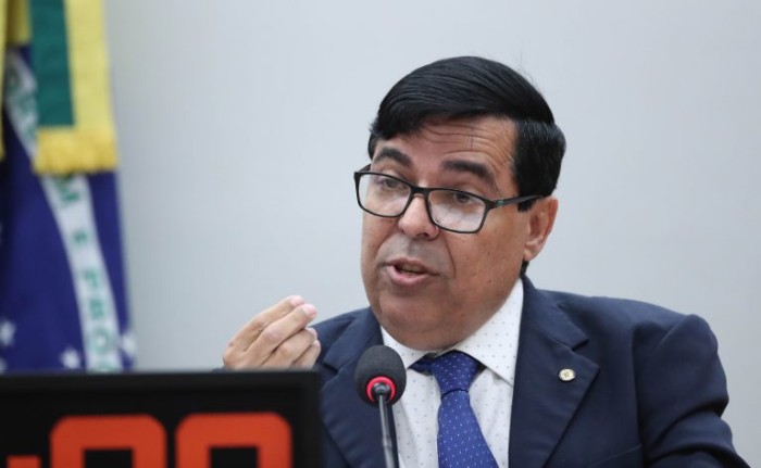 Paulo Fernando: é preciso garantir equilíbrio entre direitos dos empregados e liberdade de gestão das empresas - (Foto: Bruno Spada/Câmara dos Deputados)