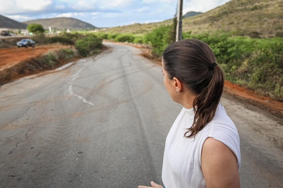 No Agreste Setentrional, governadora Raquel Lyra anuncia duplicação da BR-104, construção de estação de tratamento de água em Santa Cruz do Capibaribe e nova escola em Toritama