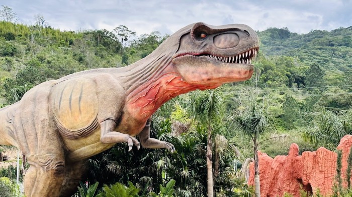 Maior parque de dinossauros do Brasil abre as portas em Balneário Camboriú e vai gerar 100 empregos diretos