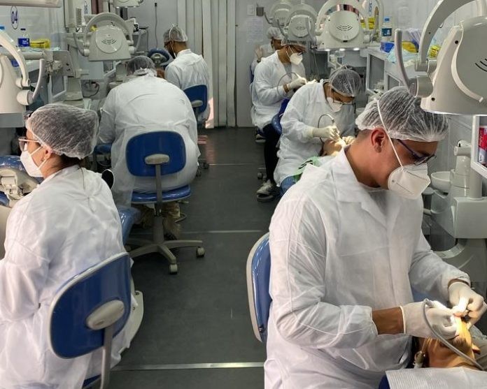 Odontomóvel atende estudantes e professores - Foto: Divulgação