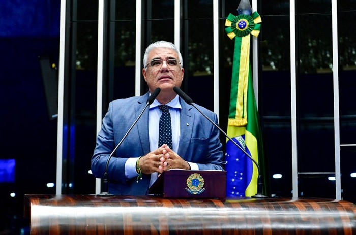 Girão relata denúncias contra o governo e o Judiciário em encontro na Argentina