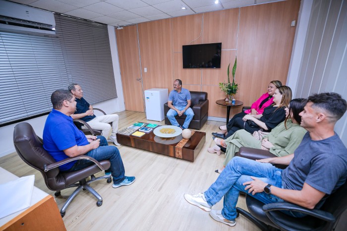 Prefeito se reúne com corpo diretivo da Sesau