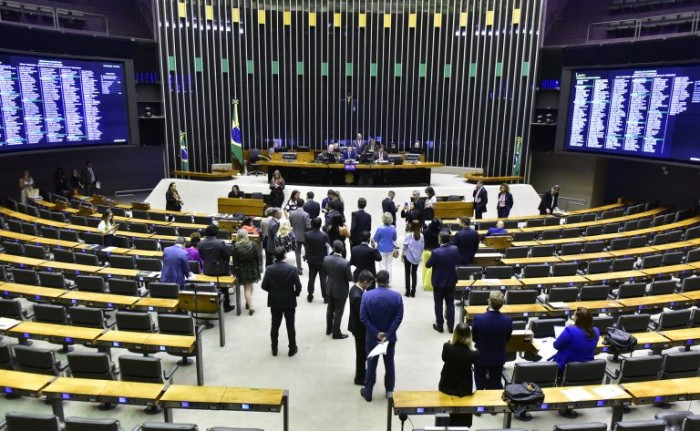 Deputados em sessão do Plenário - (Foto: Zeca Ribeiro/Câmara dos Deputados)