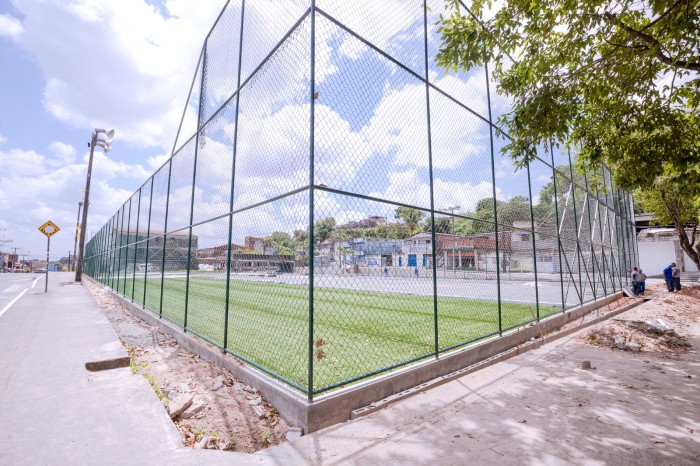 Obras no campo com grama sintética da Gleba C estão avançadas