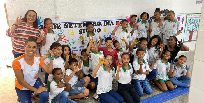 Suporte à estudantes surdos é referência na Educação Municipal