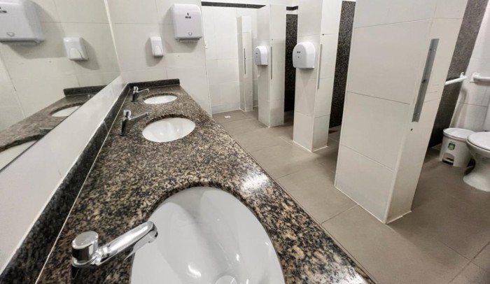 Prefeitura de Feira revitaliza sanitários do Terminal Central