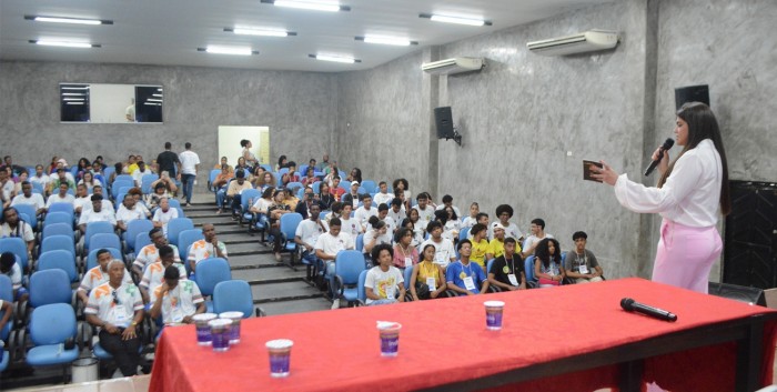Mais de 200 jovens participaram da 4ª Conferência Municipal da Juventude
