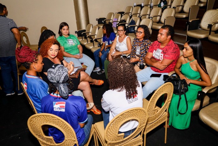 Candeias: 4ª Conferencia da juventude debate temas em prol das políticas públicas para os jovens