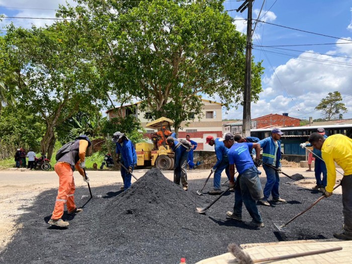 Operação Tapa-buraco recompõe asfalto no Riacho da Guia