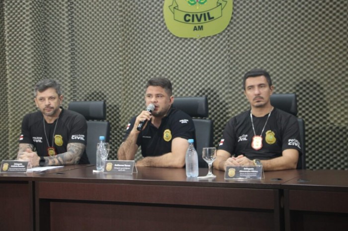 Homem que se passava por menina para obter imagens íntimas de crianças é preso durante operação policial