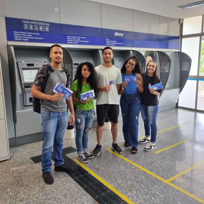 Estudantes da UnDF recebem primeira parcela do auxílio financeiro