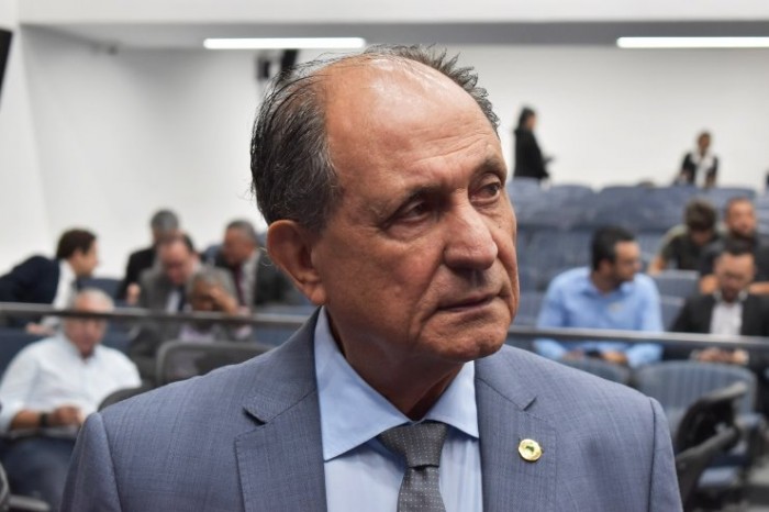 Zé Teixeira solicita construção de casas em Culturama