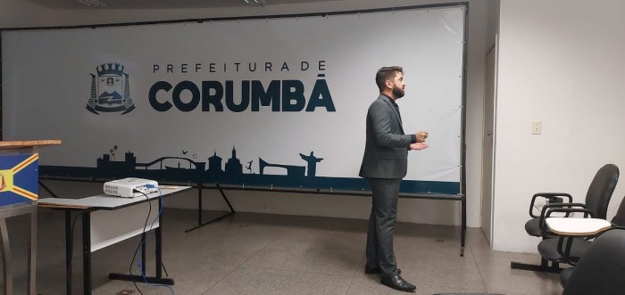 Delegado da 1ª Delegacia de Polícia ministra palestra para guardas municipais em Corumbá