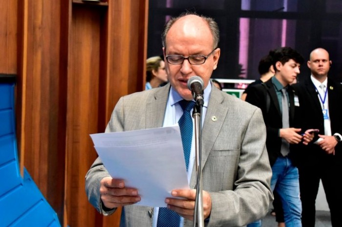 Mochi Propõe Implantação de Semáforo para Melhorar Segurança Viária em Campo Grande