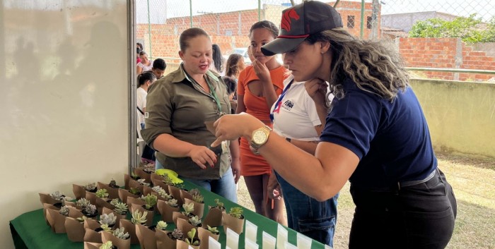 Secretaria de Meio Ambiente conscientiza os moradores do bairro Jussara sobre reciclagem