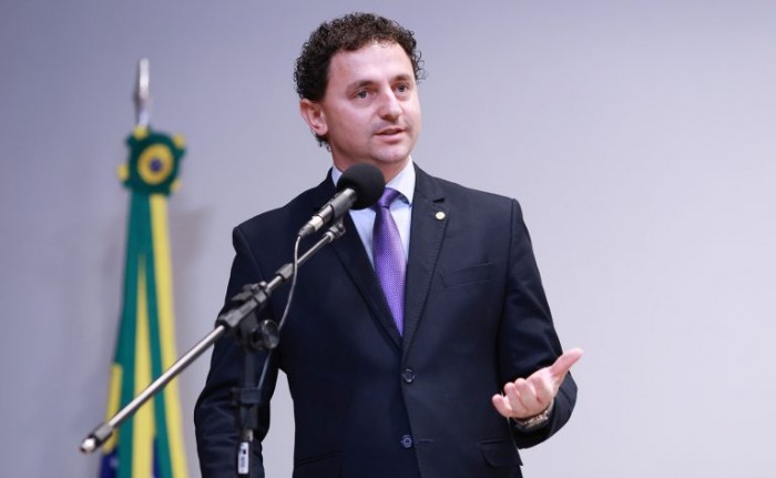 O autor da proposta, deputado Pezenti - (Foto: Myke Sena / Câmara dos Deputados)