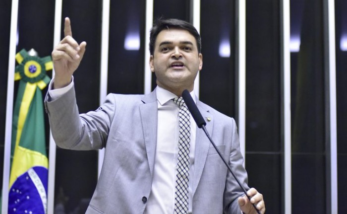 O autor da proposta, deputado Rubens Pereira Júnior - (Foto: Zeca Ribeiro / Câmara dos Deputados)