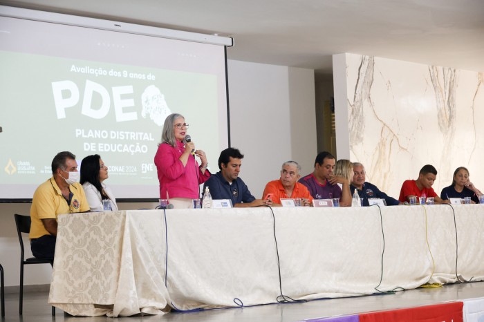 Servidores participam do 2º encontro da etapa distrital da Conae