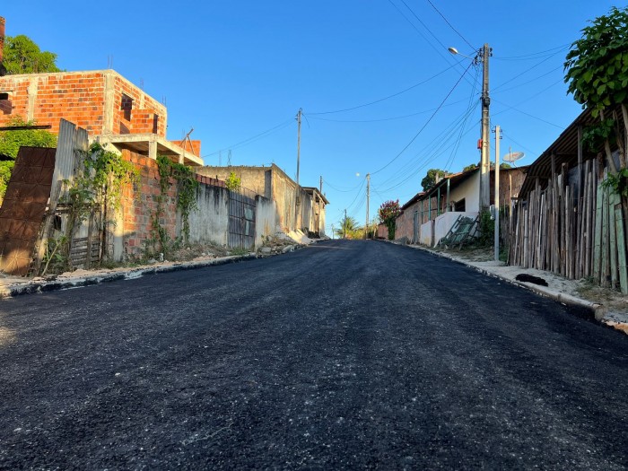 Infraestrutura: Prefeitura asfalta a rua Santa Inês, no Teresópolis