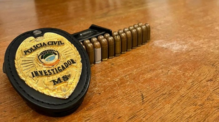 Polícia Civil com apoio da Polícia Militar Ambiental, apreende 26 munições irregulares e prende agressor em flagrante em Três Lagoas