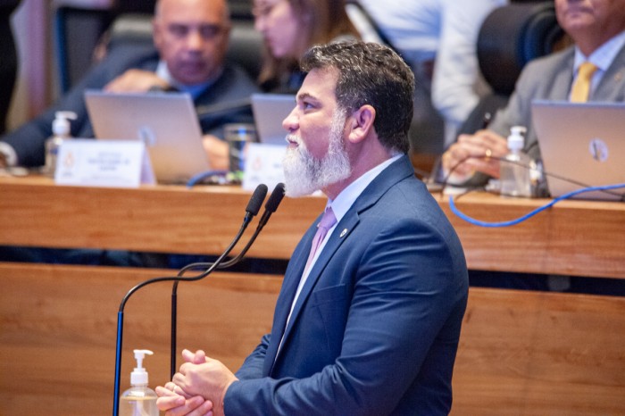 Parlamentares alertam para colapso na Saúde por falta de servidores