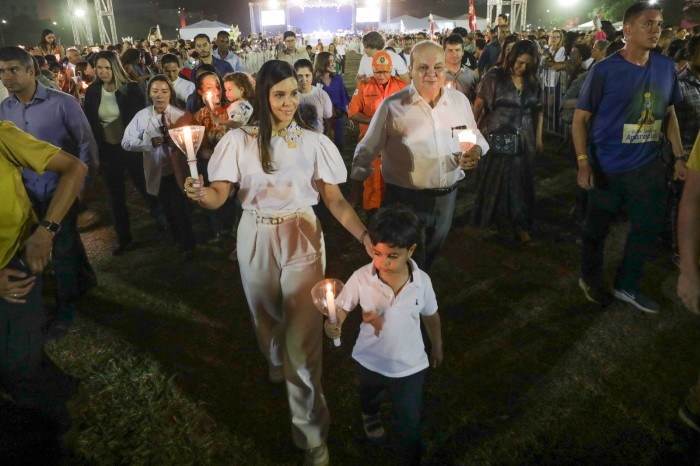 Governador participa de missa em homenagem a Nossa Senhora Aparecida