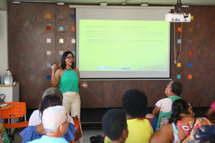 Candeias: Artistas e fazedores de cultura se reúnem para discutir políticas públicas na Pré-Conferência de Cultura