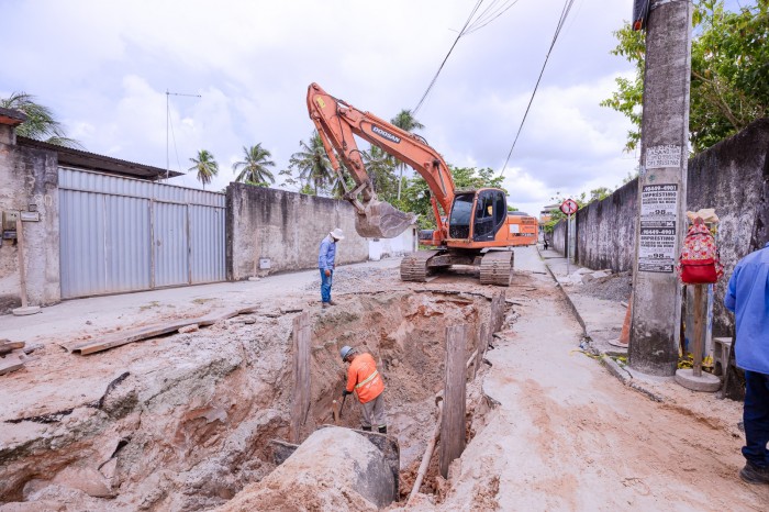 Serviços de macrodrenagem e de manutenção de drenagem seguem na sede