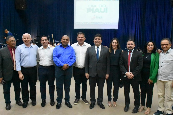 Governador Rafael Fonteles inicia comemoração do Dia do Piauí em culto evangélico