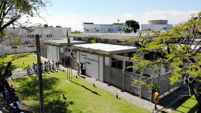 Biblioteca Juracy Magalhães Júnior em Itaparica realiza campanha ‘Cadê minha boneca preta?’