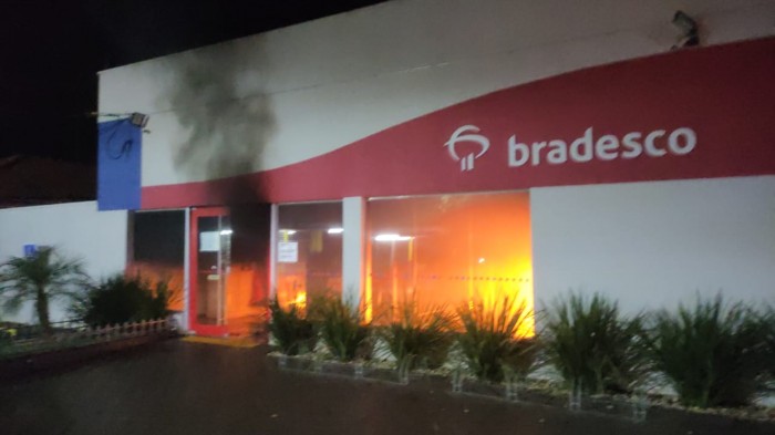 Polícia Civil identifica envolvidos no incêndio de agência bancária em Terenos