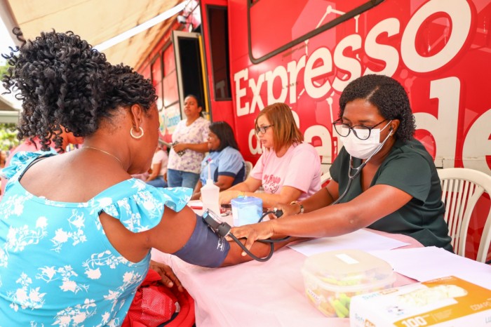 Candeias: Prefeitura realiza mutirão itinerante em alusão ao outubro rosa