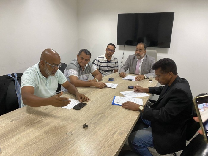 CCJ e Comissão de Finanças e Orçamento recepcionam LOA 2024 e aprovam calendário de tramitação